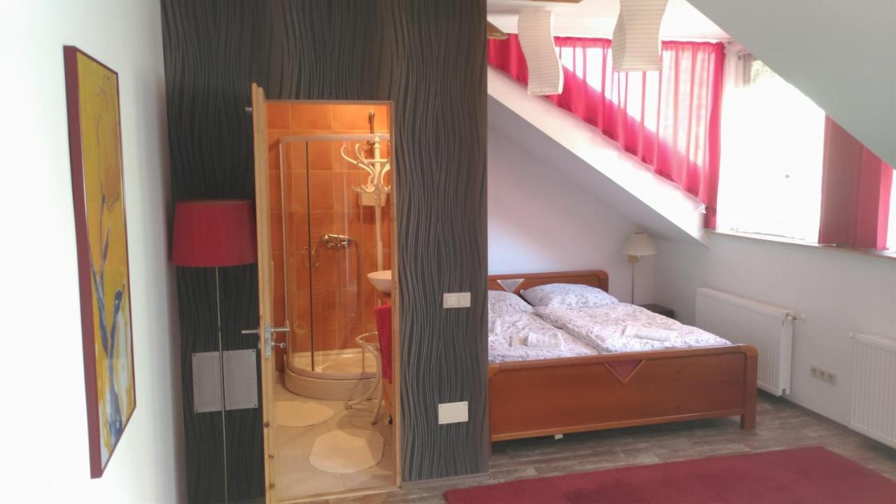 Patak28 Apartmanok شوبرون المظهر الخارجي الصورة